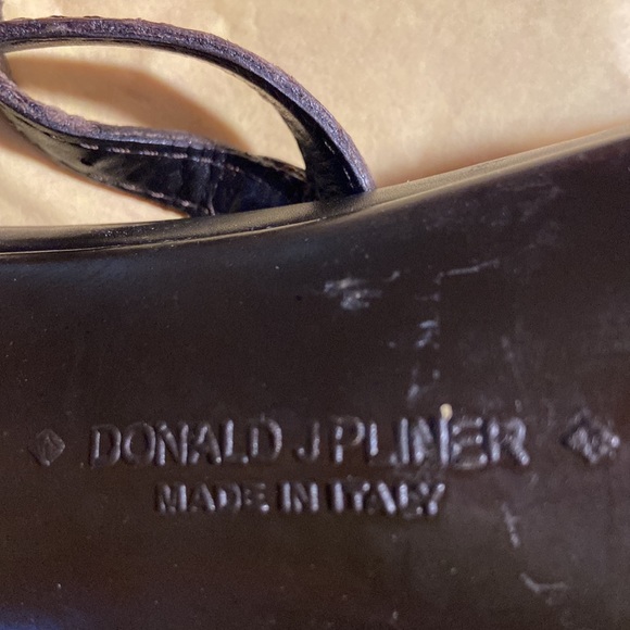 DONALD J PLINER PEGGY LEATHER T-STRAP HEELED SANDAL Sz 8 - Picture 5 of 16